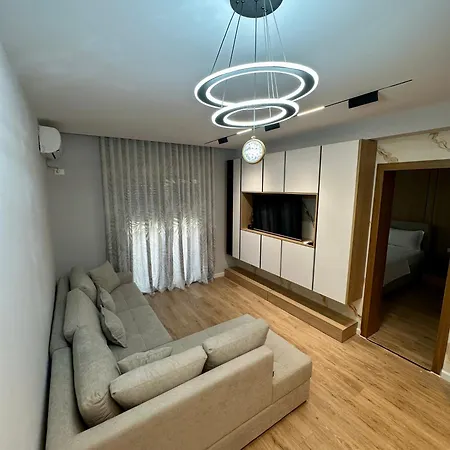 Vivar * ティラナ