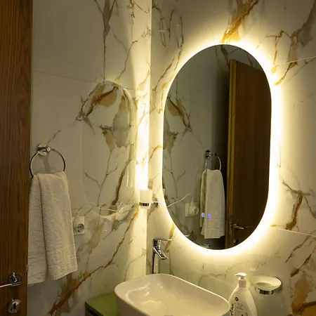 Vivar * Τίρανα